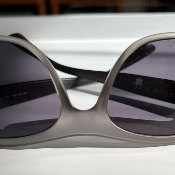 COPY - Men’s Timberland Matte Gray Plastic Rectangle Sunglasses 🕶️ - Picture 9 of 13